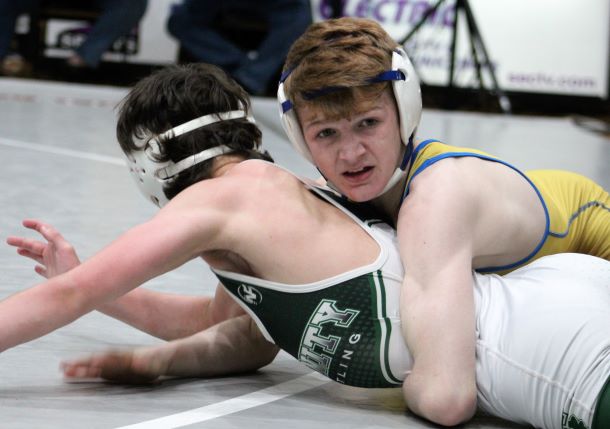 Aaron Seidel Shows Sam Wolford the Way to States LebCoSports